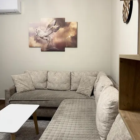 Modern With Comforts شقة