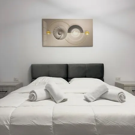 Modern With Comforts شقة *